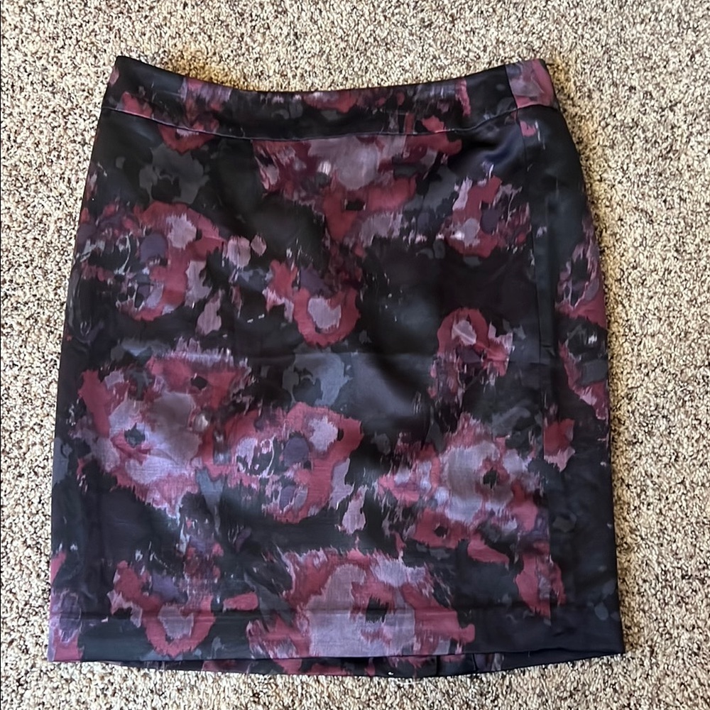 Ann Taylor Factory Watercolor Floral Black and Purple Satiny Pencil Skirt